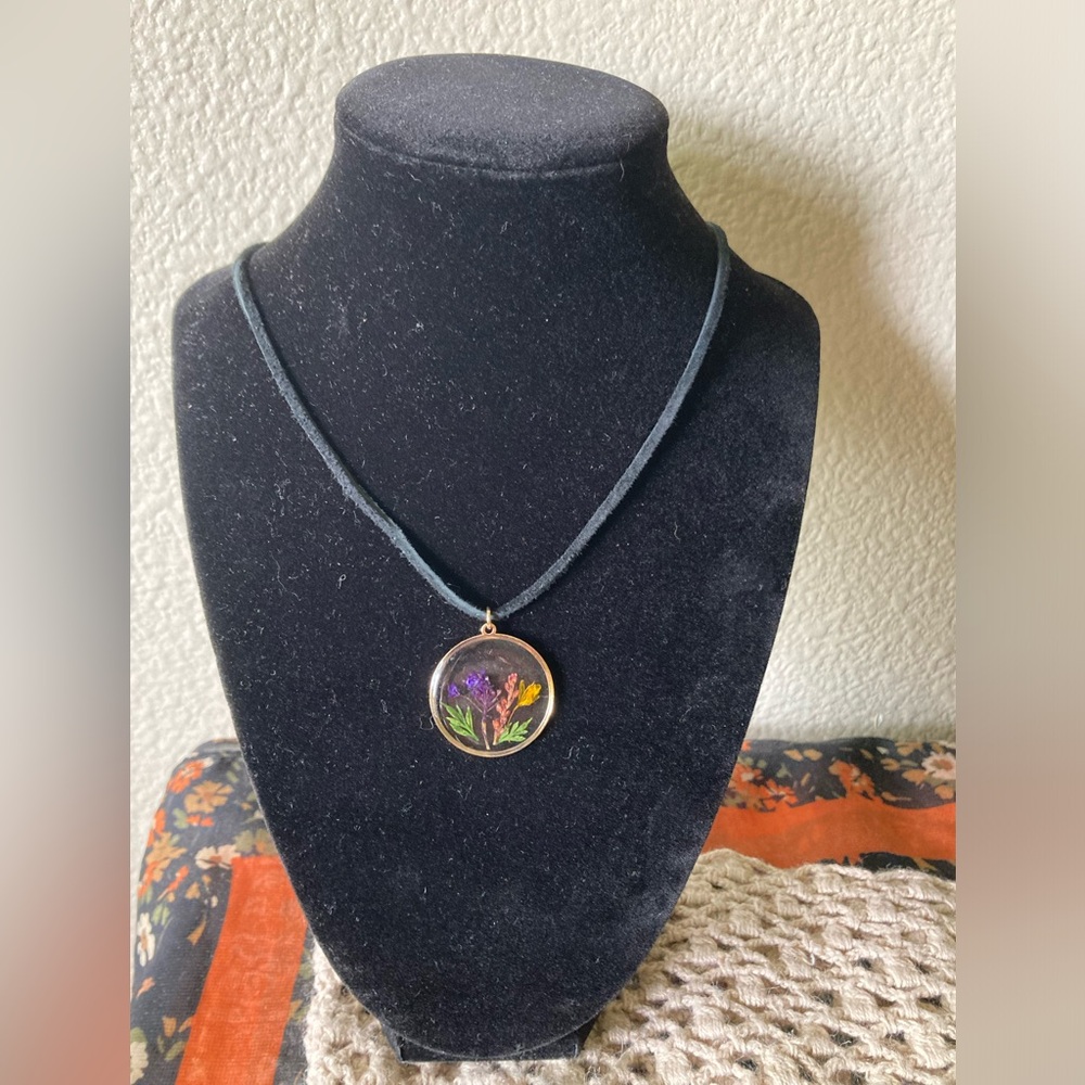 Handcrafted Pressed Flower Pendant Necklace - Purple & Yellow - Picture 2 of 9